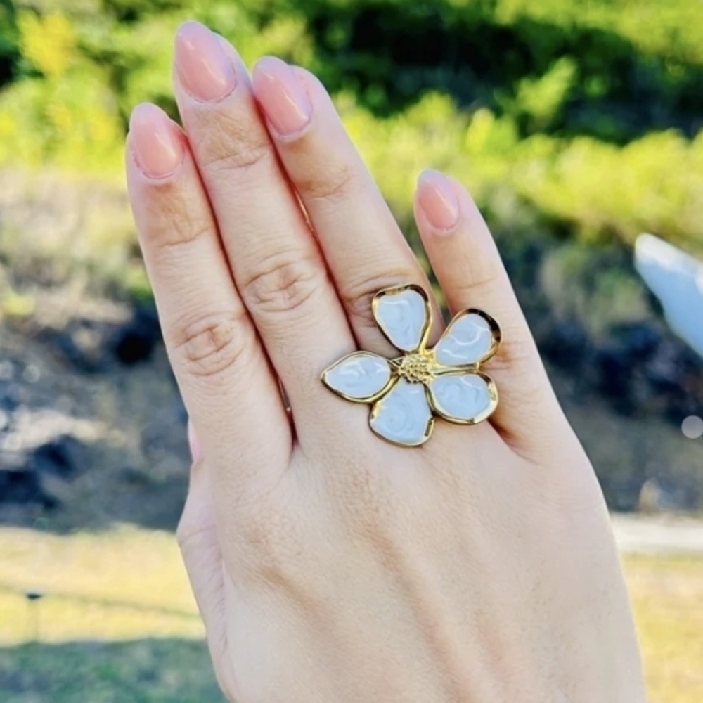 Stainless Steel Gold and White Flower Ring